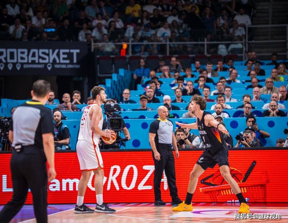 欧洲杯选手发挥出色,荣膺最佳MVP 欧洲杯选手发挥出色,荣膺最佳MVP