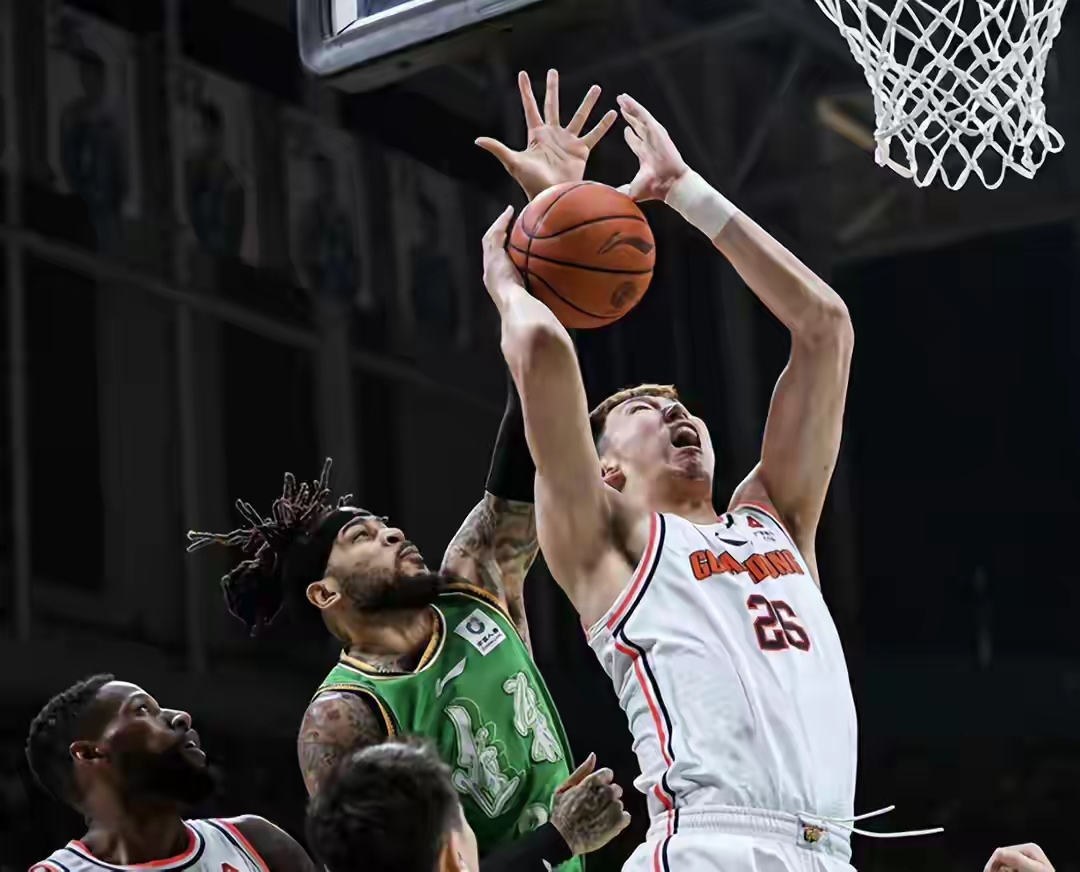 篮网鏖战步行者，周琦惊艳四座