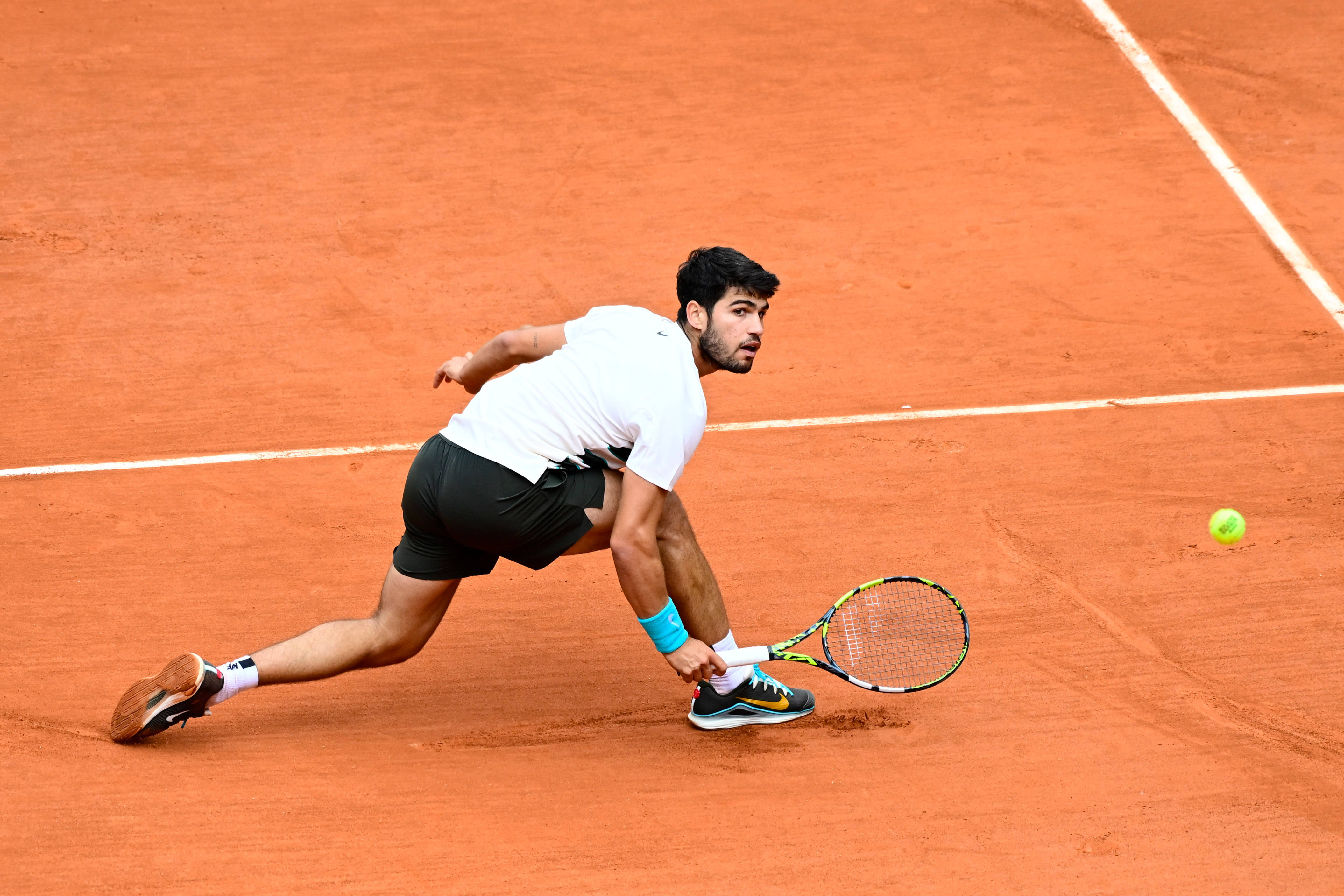 戴维斯杯险胜法网，阿尔卡拉斯高光表现