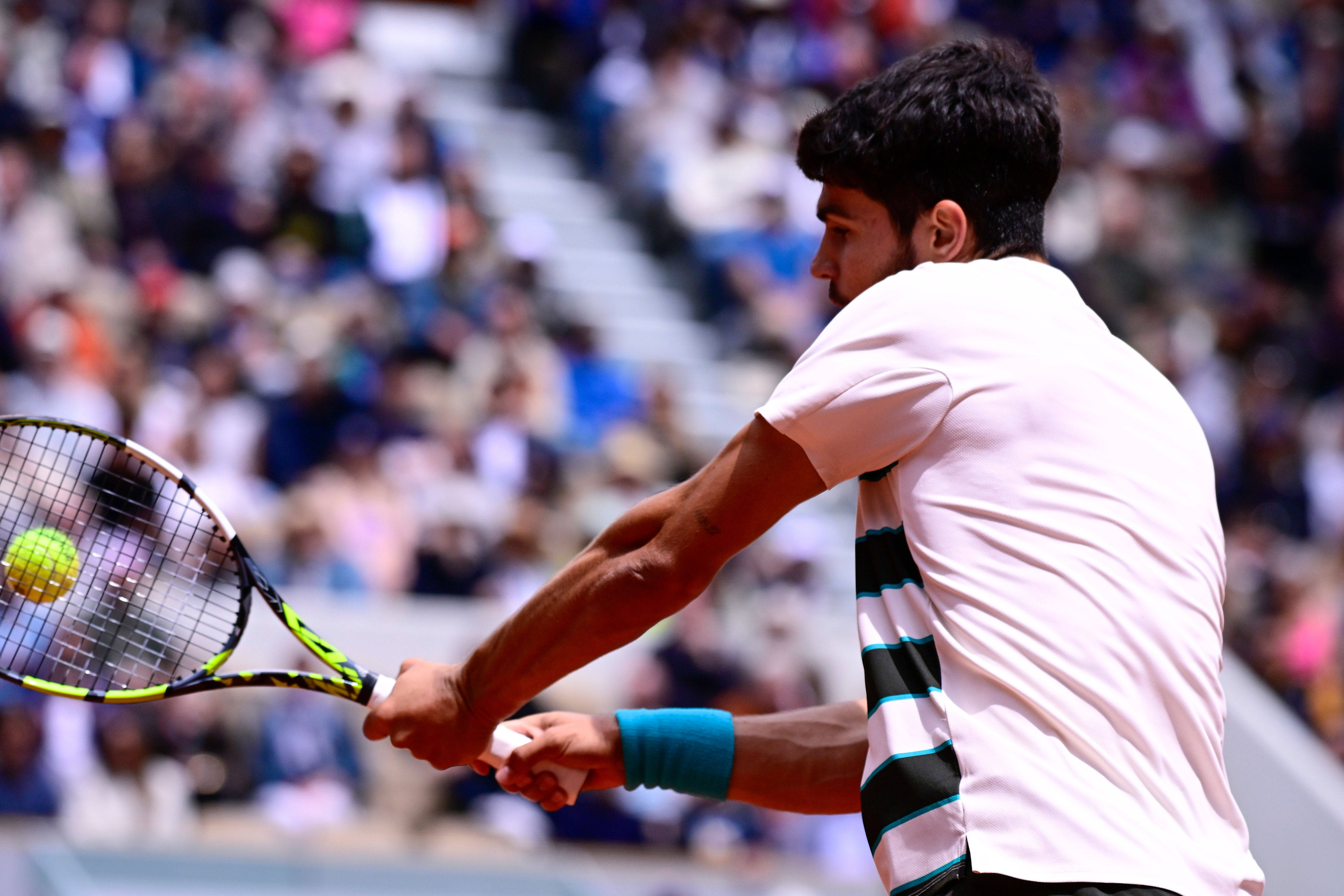 戴维斯杯险胜法网，阿尔卡拉斯高光表现