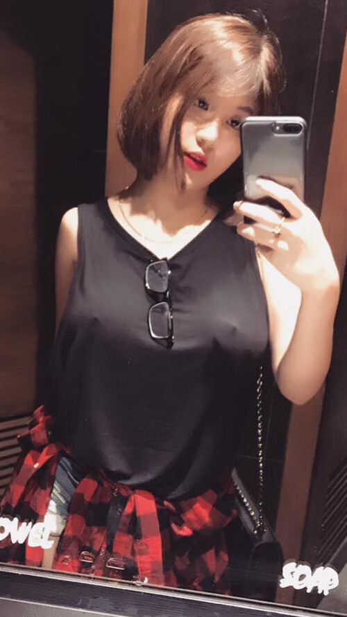 英超争冠之夜,照亮李刚仁的侧光