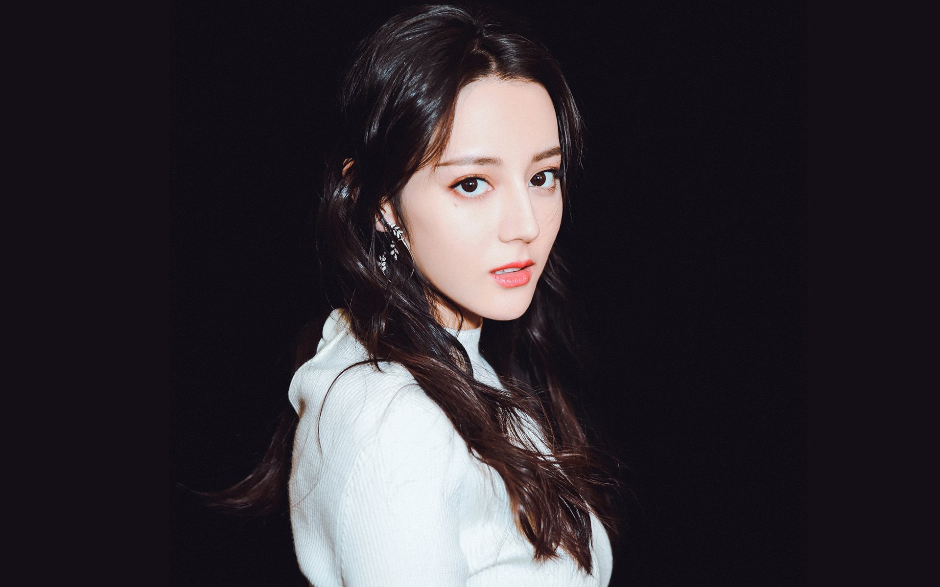 两种路径的爆发,当德里赫特决定比赛,英格兰则选择连续碾压