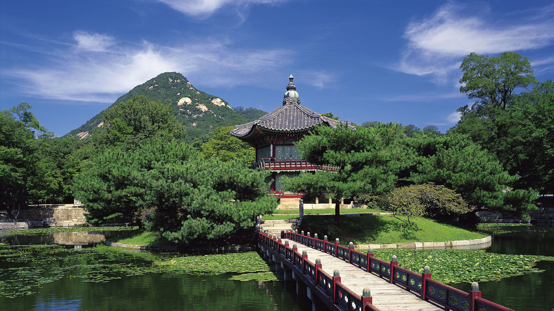 赛道与绿茵的跨界交锋，F1街道赛中的尼日利亚速度力压莱比锡红牛