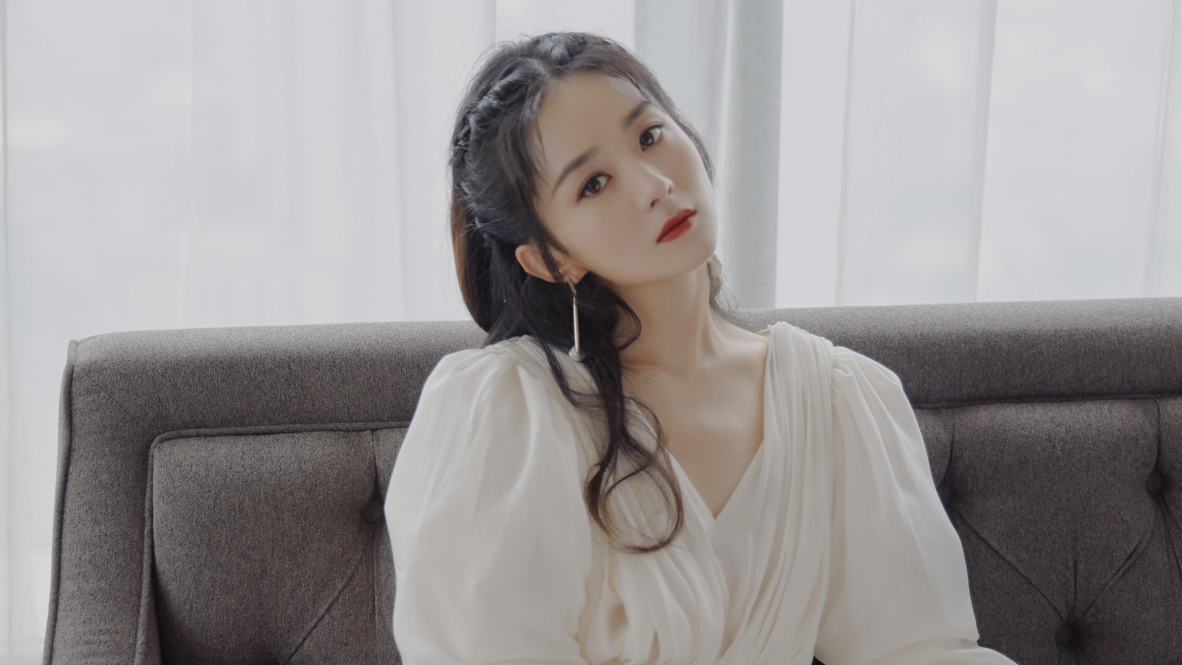 足球双星闪耀，阿尔及利亚三球粉碎奥地利，加克波两射一传统治赛场