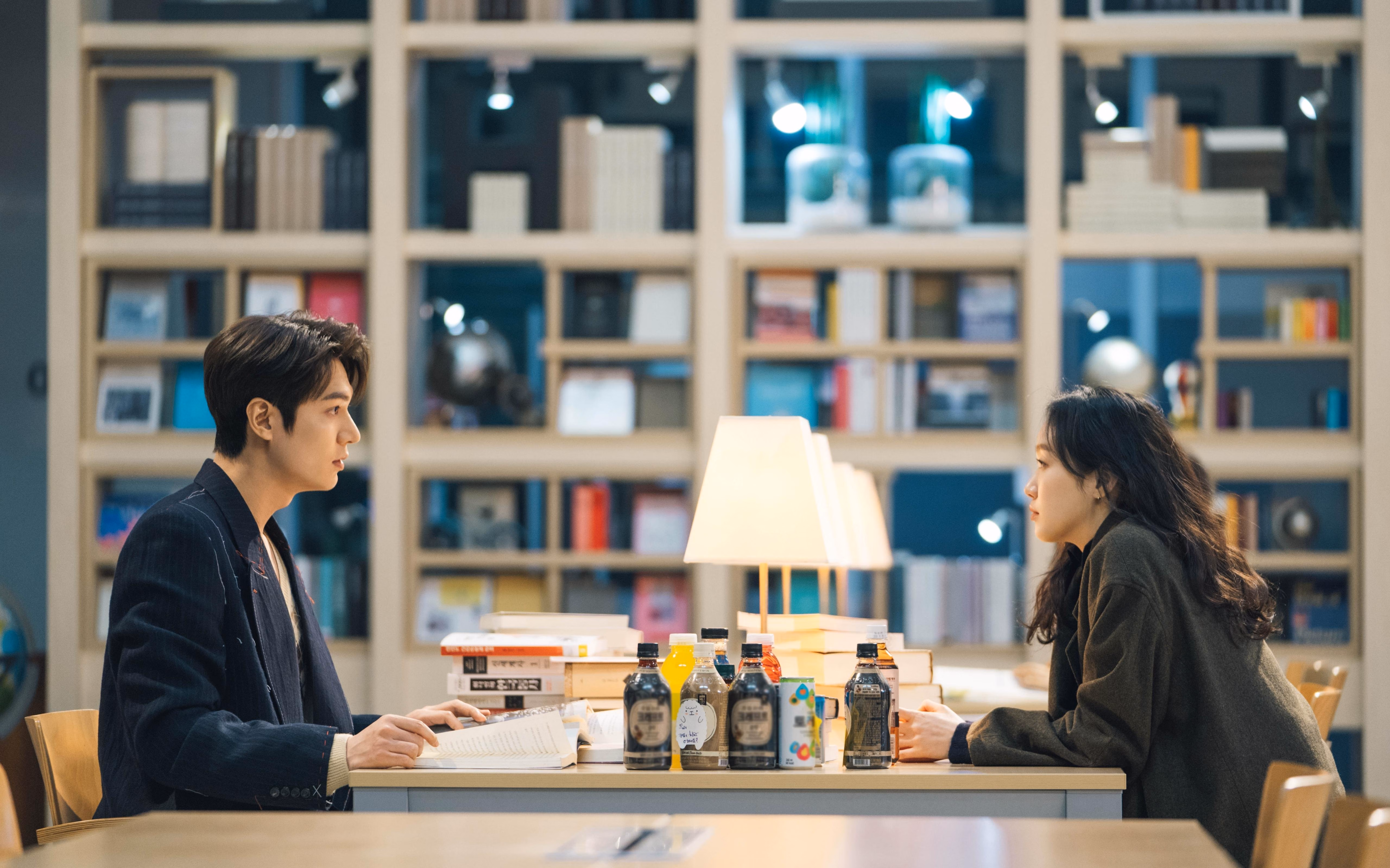 新王加冕的序章，迪亚斯以钢铁洪流碾碎星条旗，美加墨世界杯诞生的唯一真理—塞尔维亚式的全面压制